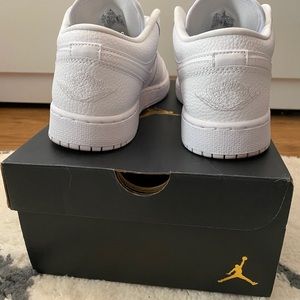 Air Jordan 1 Low / White size 6.5Y grade school.